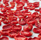 گوجهفرنگی خشک امسالی با طعم غلیظ و طبیعی